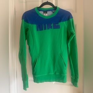 Nike crew neck sweatshirt with front pocket